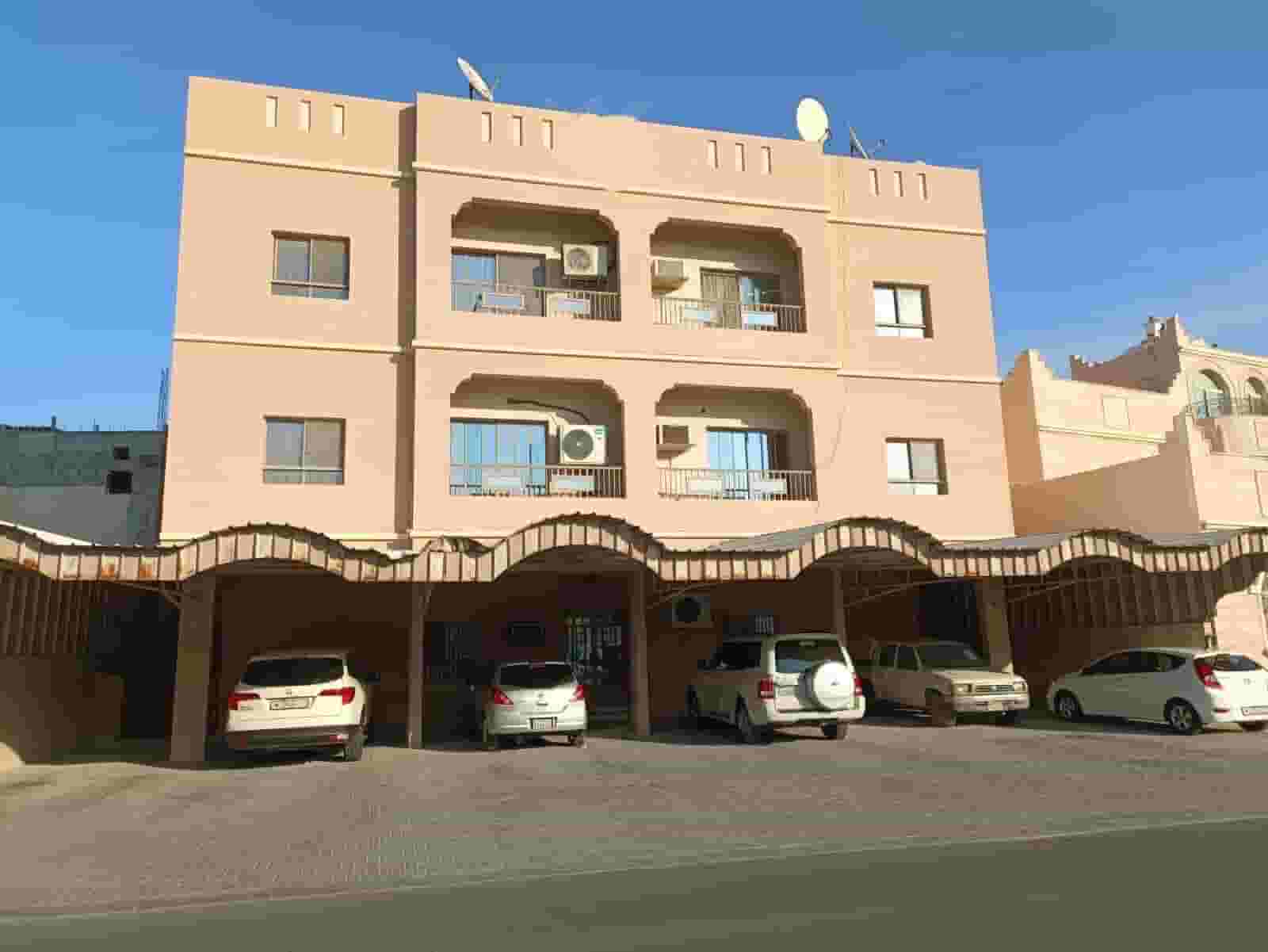 للبيع بناية في عراد للبيع بناية في عراد