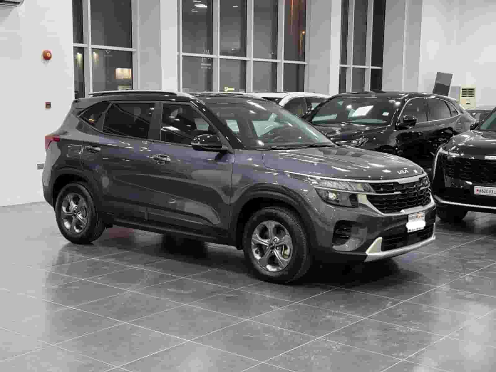 Kia Seltos 2024 (Grey) Kia Seltos 2024 (Grey)