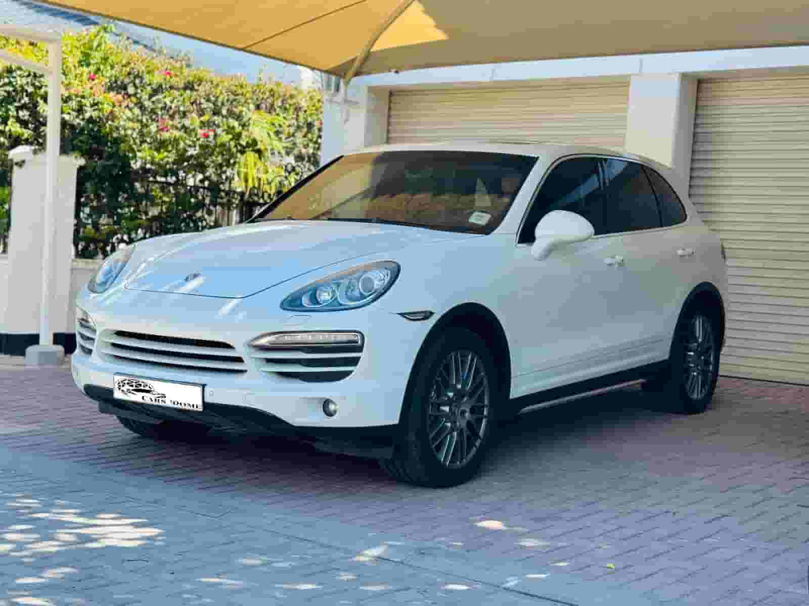 Porsche Cayenne S 2013 Full Option Porsche Cayenne S 2013 Full Option