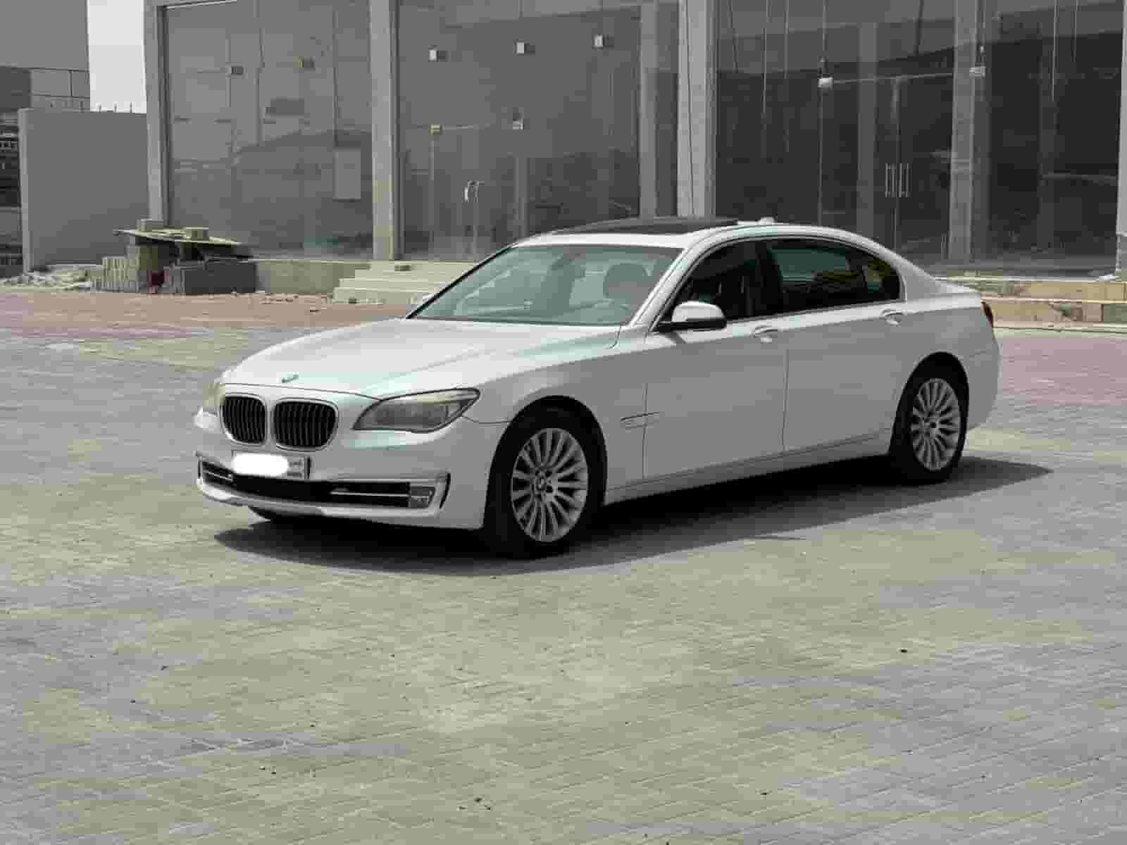 BMW 750Li 2013 (White) BMW 750Li 2013 (White)