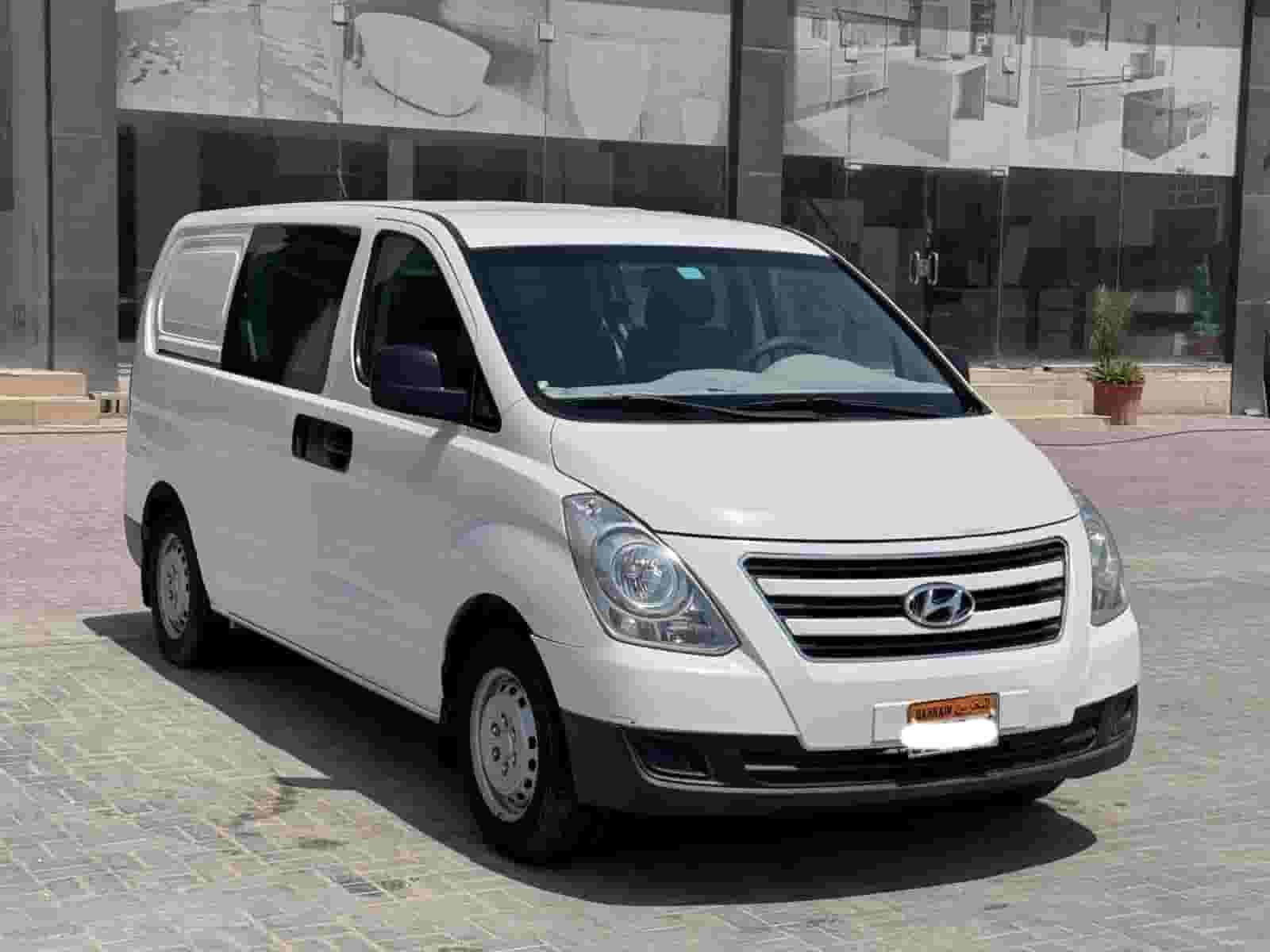 Hyundai H-1 / 2018 (White) Hyundai H-1 / 2018 (White)