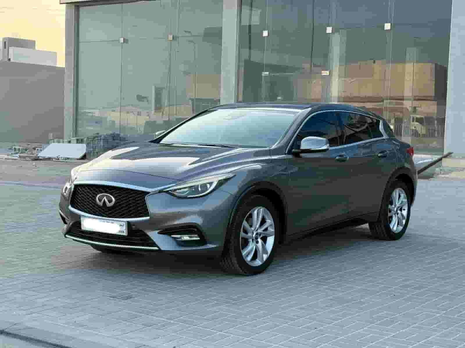 إنفينيتي Q30 2019 إنفينيتي Q30 2019